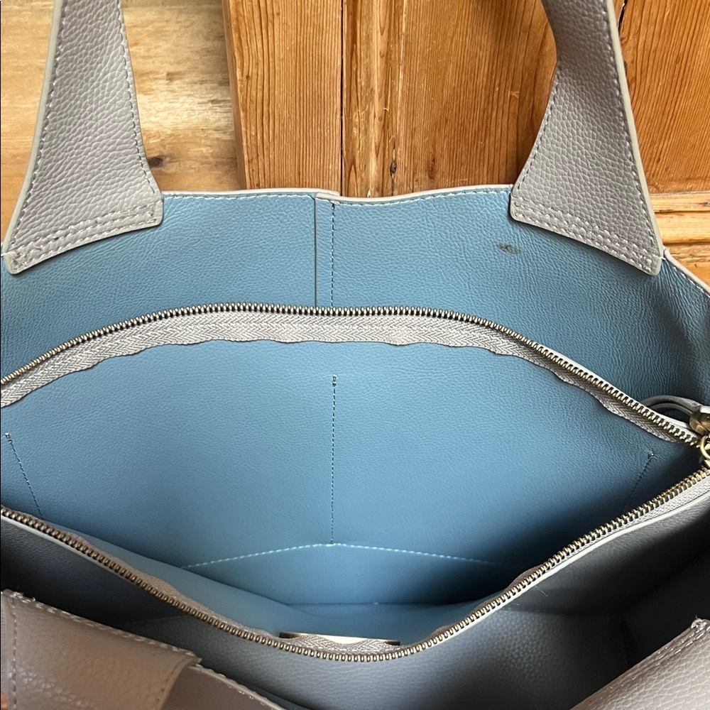HOBO Vida Tote - Picture 10 of 11